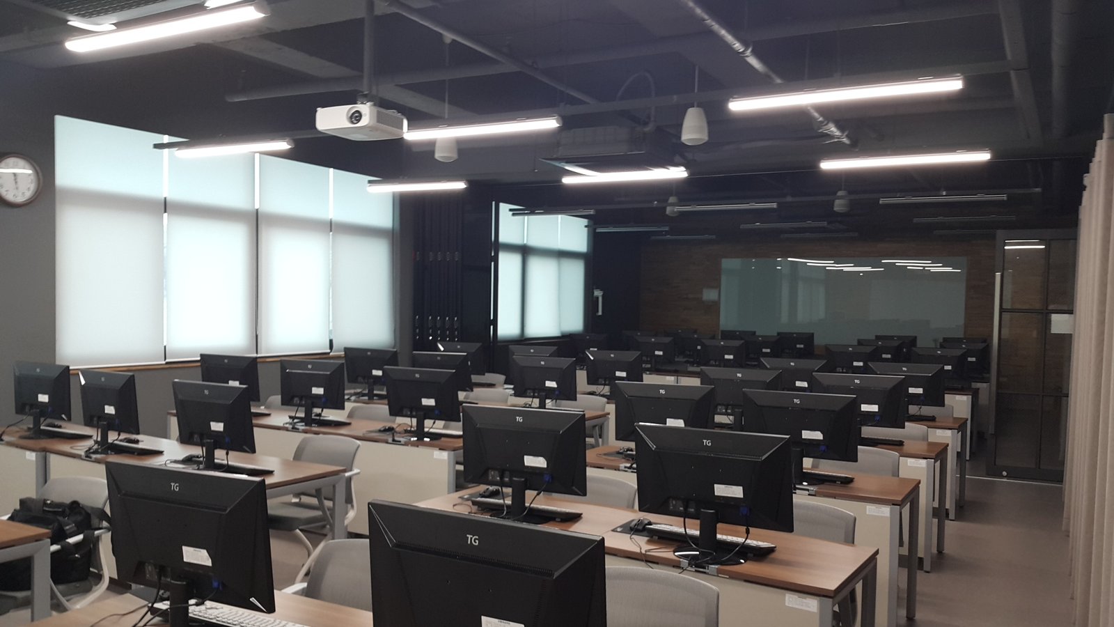 강원창조경제혁신센터 실습실